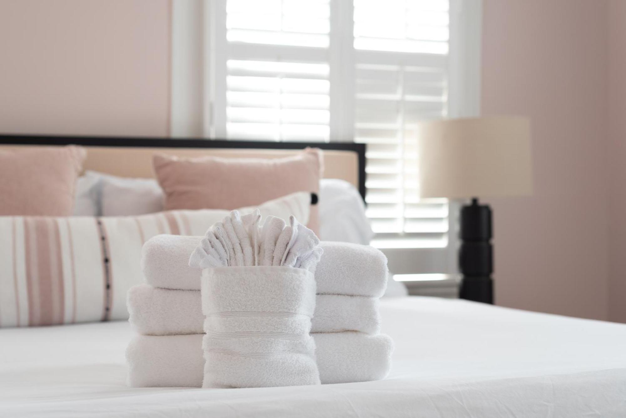 The Quarters On Spring Hotel ชาร์ลสตัน ภายนอก รูปภาพ