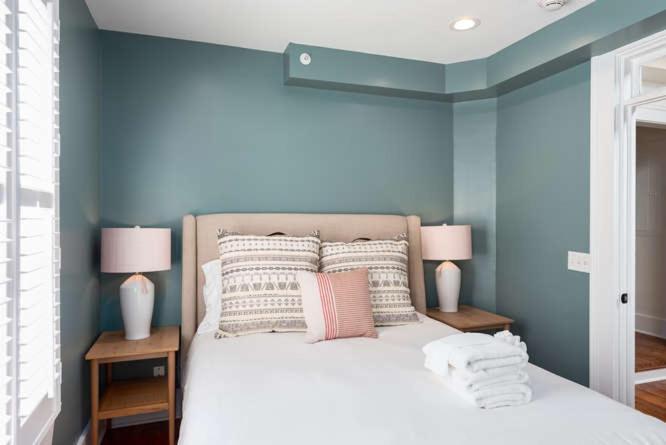 The Quarters On Spring Hotel ชาร์ลสตัน ภายนอก รูปภาพ